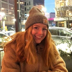 Meet your Posher, Izzy